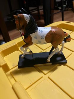 War Paint 1E/2698 RETIRED Trail of Painted Ponies