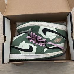 Jordan 1 Mid 