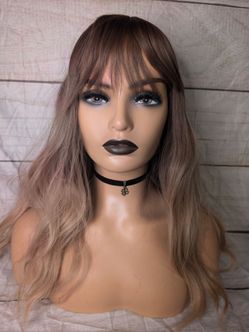 Blonde wig w/bangs