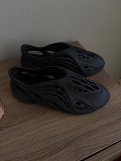 Foam Runners size 8 Adult