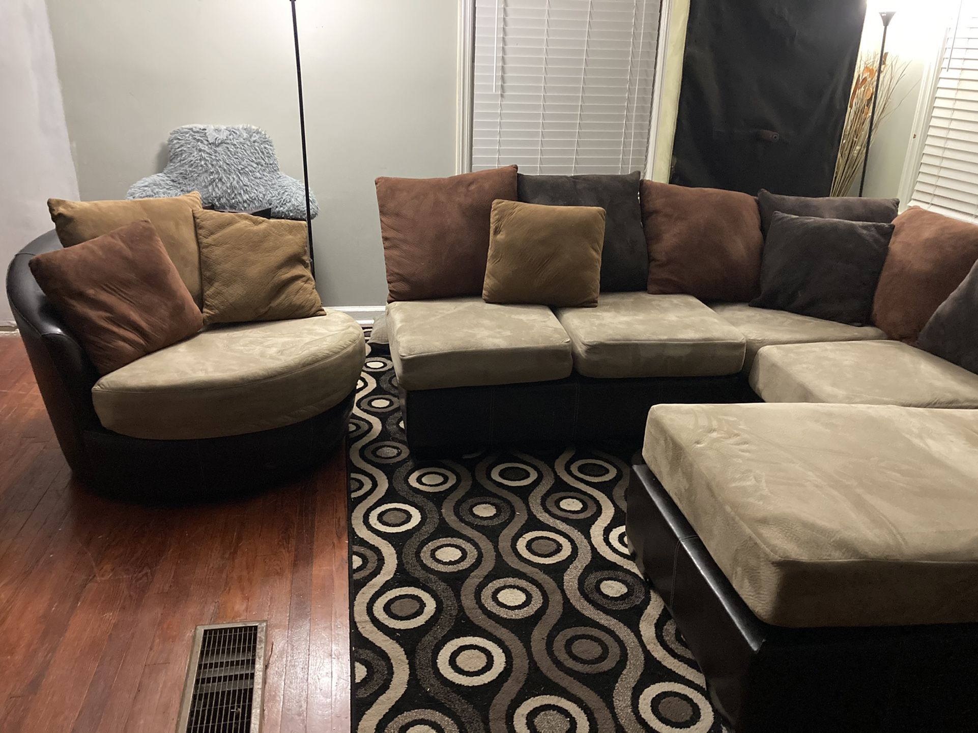 HAVERTYS PLUSH USED MOCHA SMALL 3PC SECTIONAL & REVOLVING CHAIR $399 OBO...ALL OFFERS WELCOME!!