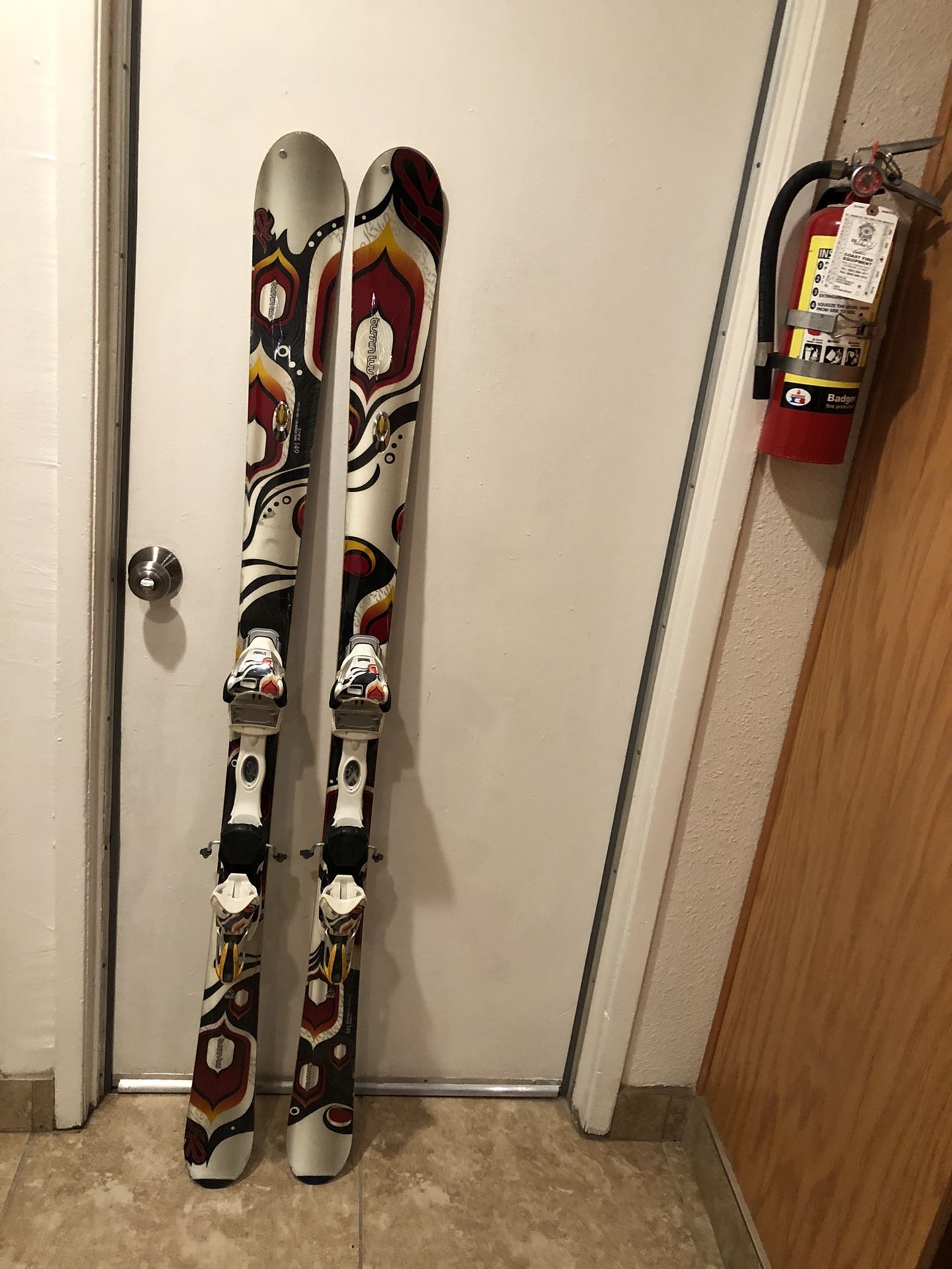 K2 Skis Burnin Luv 149 cm +Marker 11.0 TC Bindings - Women's