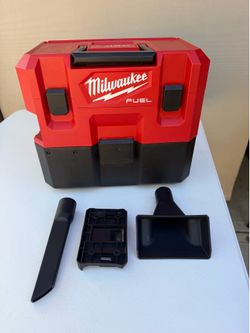Milwaukee m12  1.6 gal wet dry vacuum tool only