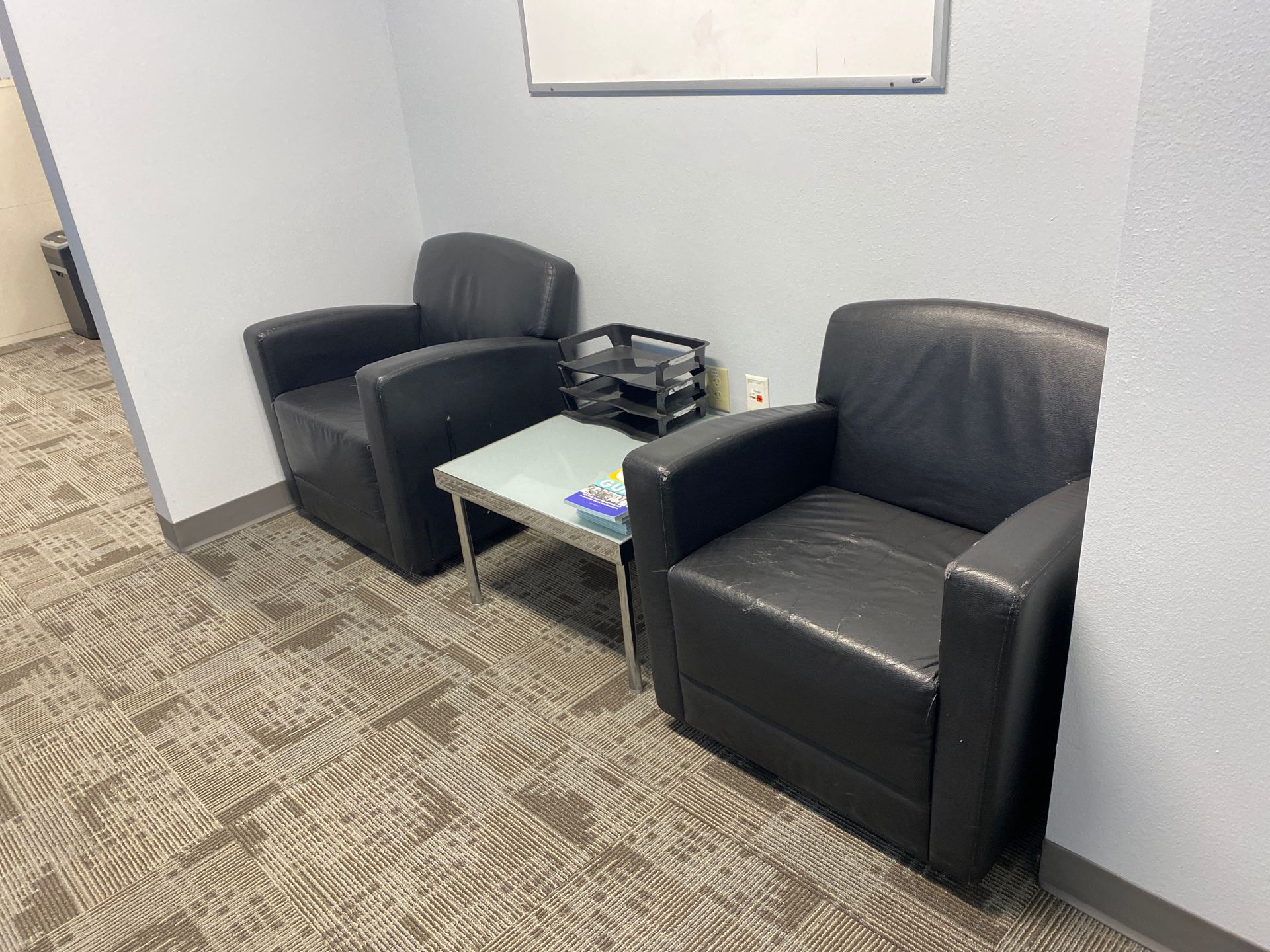 2 office chairs and end table