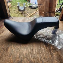 Harley Custom 2 Up Seat