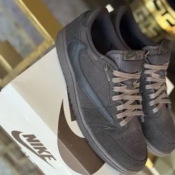 Travis Velvet Brown Size 10