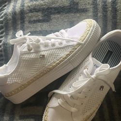 Women’s Tommy Hilfiger Size 8