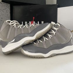 Air jordan 11 Cool Grey Size 3y —Pick Up Only//