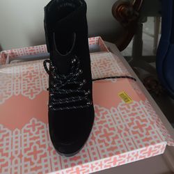 Brank New Gianni Binni Boots