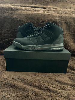 Air Jordan - Size M 10.5