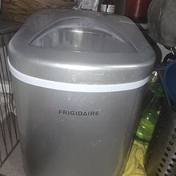 Frigidaire Ice Maker
