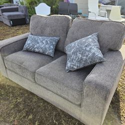 Loveseat 