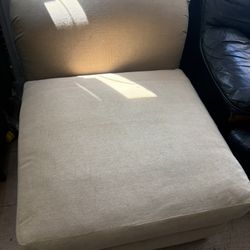 Kreiss Collection Armless Chair