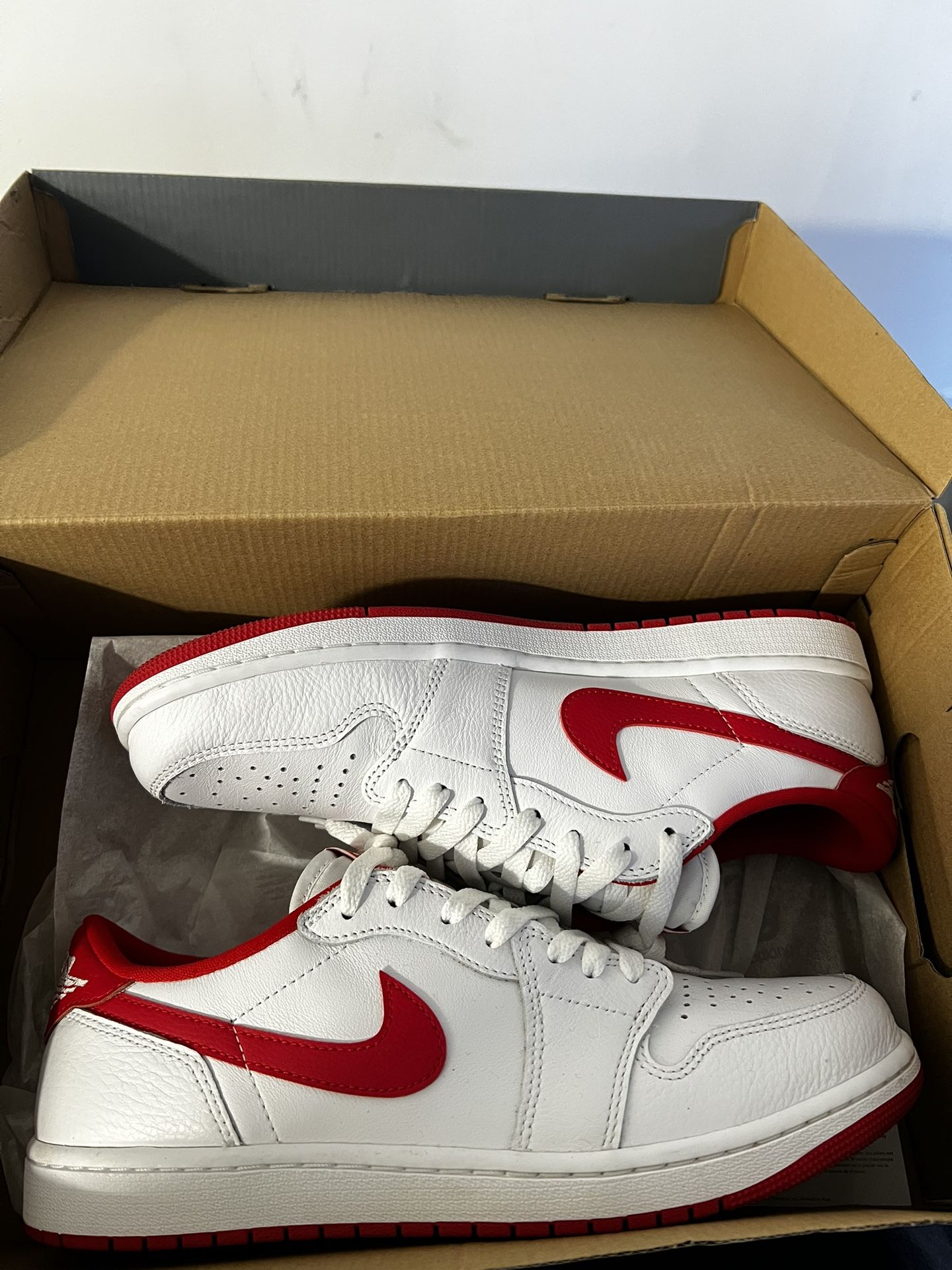 Jordan 1 low University red