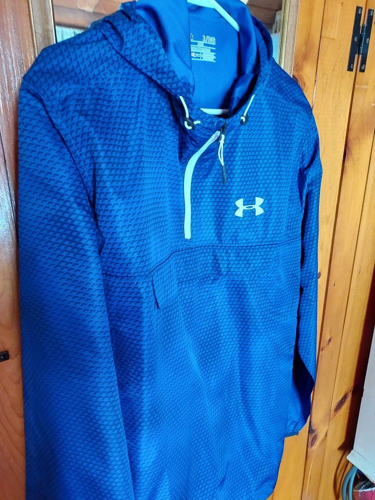 Under Armour Hood Light Rain Jacket Condition Is New Size Xl