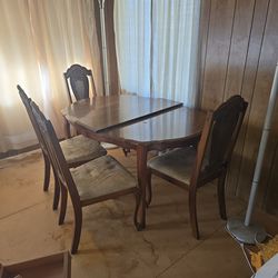 Table and 4 chairs freee