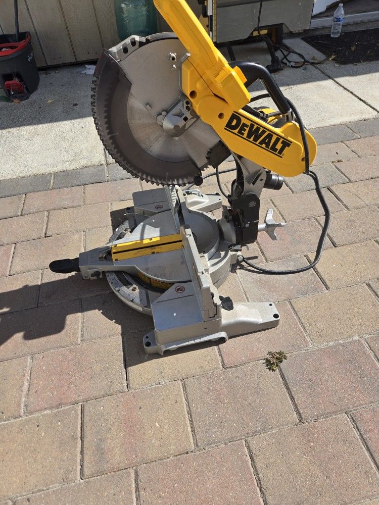 Miter Saw Dewalt