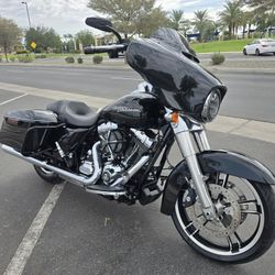 2014 Harley Davidson Street Glide - 16K miles