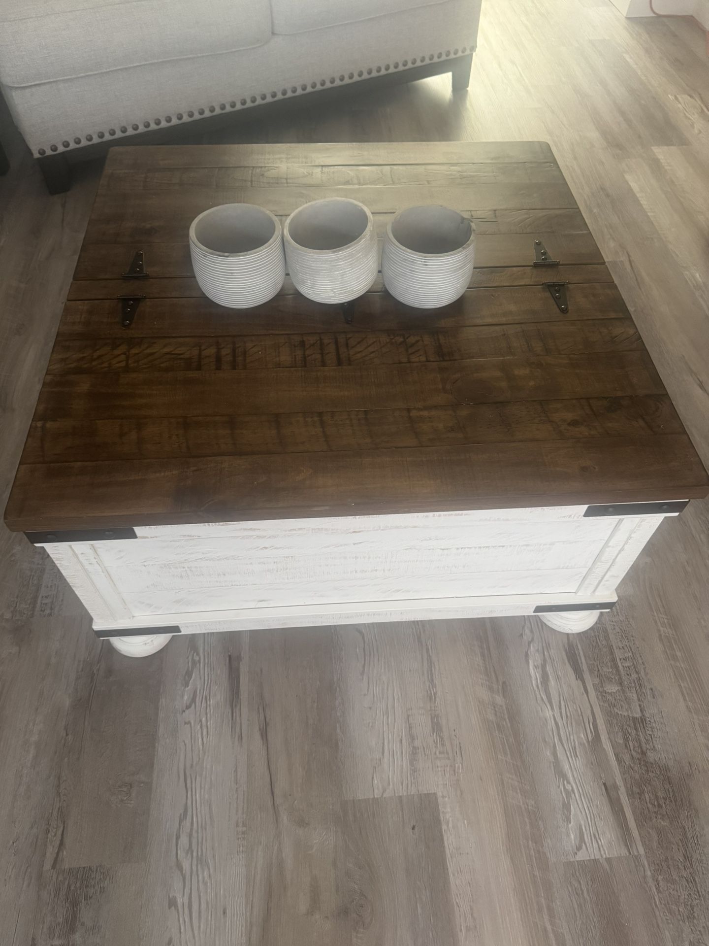 Coffee Table With Storage 