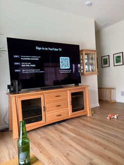 Large Flat Screen TV.      OLED77C3PUA