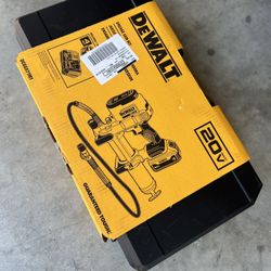 DEWALT 20V MAX Cordless 10,000 PSI Variable Speed Grease Gun, (1) 20V 4.0Ah Battery, and Charger