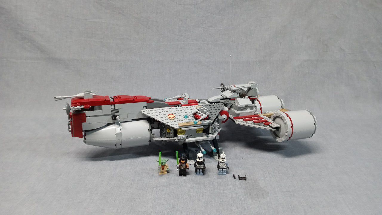 afbalanceret vil gøre Sløset LEGO 7964 Star Wars Republic Frigate With Minifigures Clone Commander  Wolffe Wolfpack trooper for Sale in Anaheim, CA - OfferUp