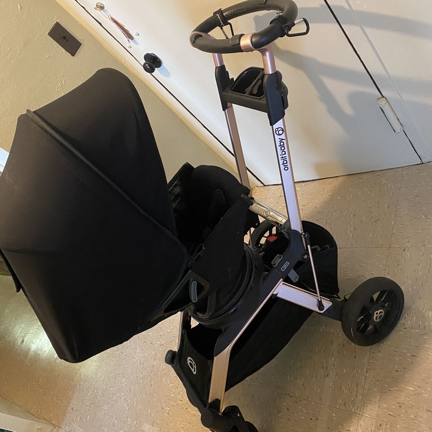 360 Degree Rotating Stroller- Orbit Baby
