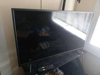 Insignia Flat screen TV 43 inch