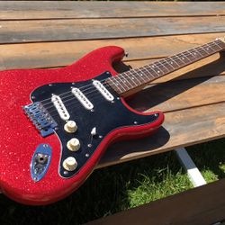 FENDER SQUIER STRATOCASTER "Metallic Red" Electric Guitar.
