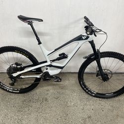 YT Capra 29 CF Pro