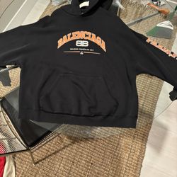 BALENCIAGA