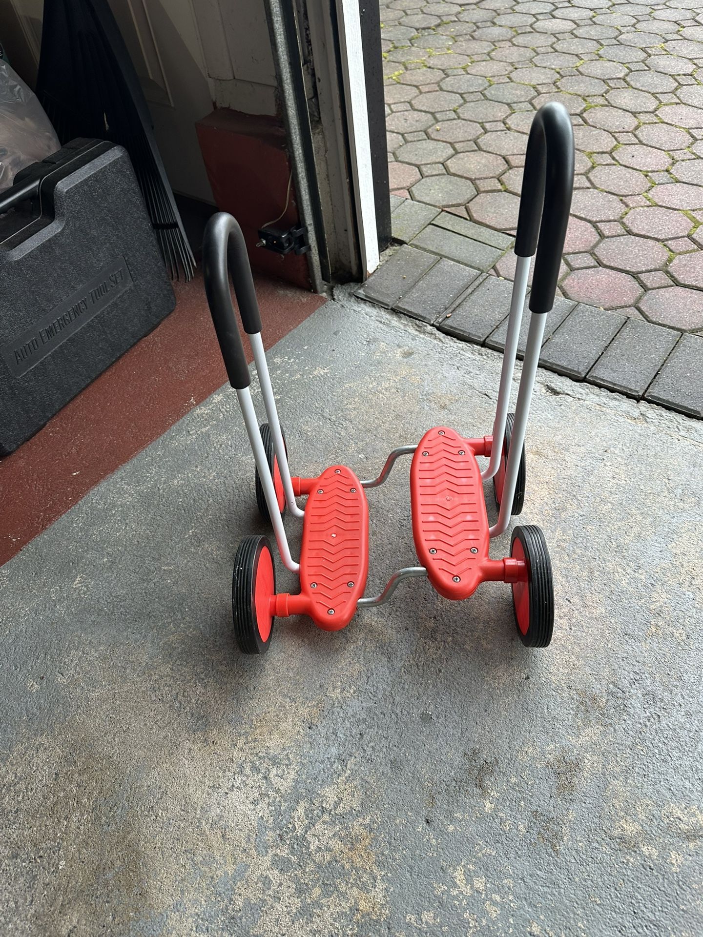 Fat Brain Toys Walking Wheels