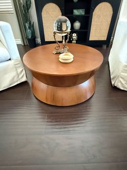 Safavieh Round Coffee Table