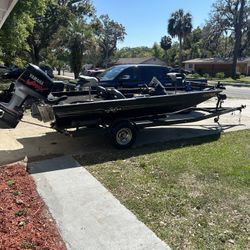 2001 Xpress Aluminum Bass Boat