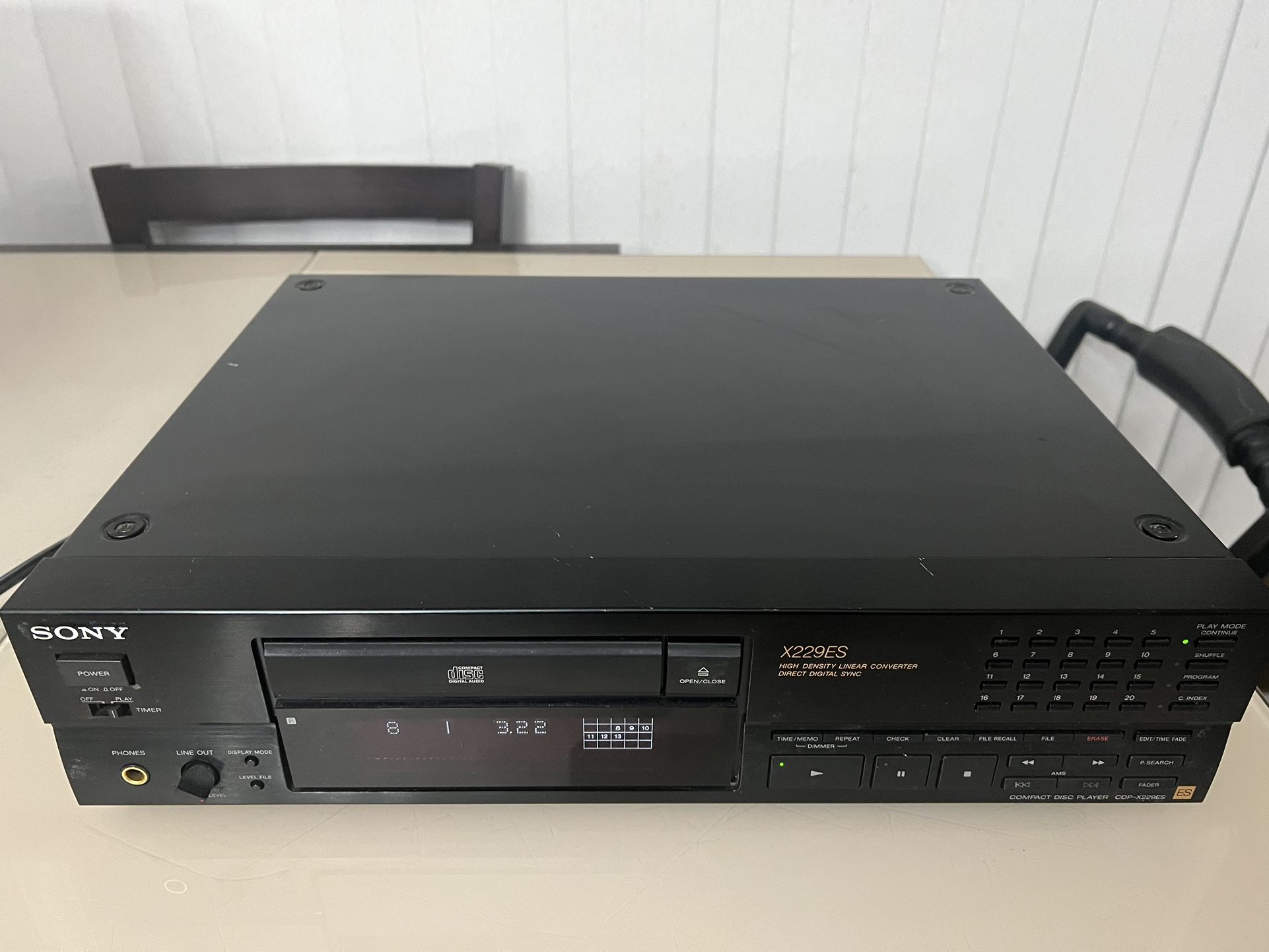 Sony CDP-X229ES Digital Sync Optical Out Linear Converter CD Player. Used in good cosmetic condition with some cosmetic blemishes. There are a few scr