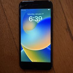 iPhone 8 64GB – Cracked Screen – 79% Battery – Fully Working