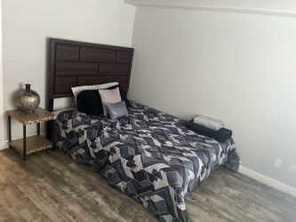 Modern Queen Platform Bed and Textured Accent Nightstand Set