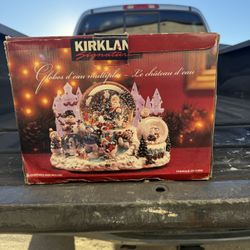  Kirkland Signature Multi Waterglobe Ice Castle