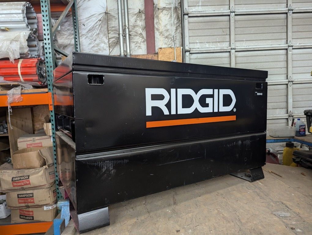 Universal Jobsite Storage Chest