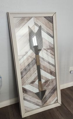 2 Pieces KIRKLAND Framed Decorative Arrow;