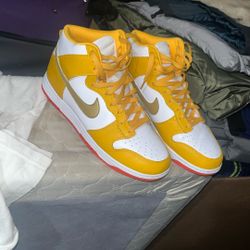 Nike High Dunks 