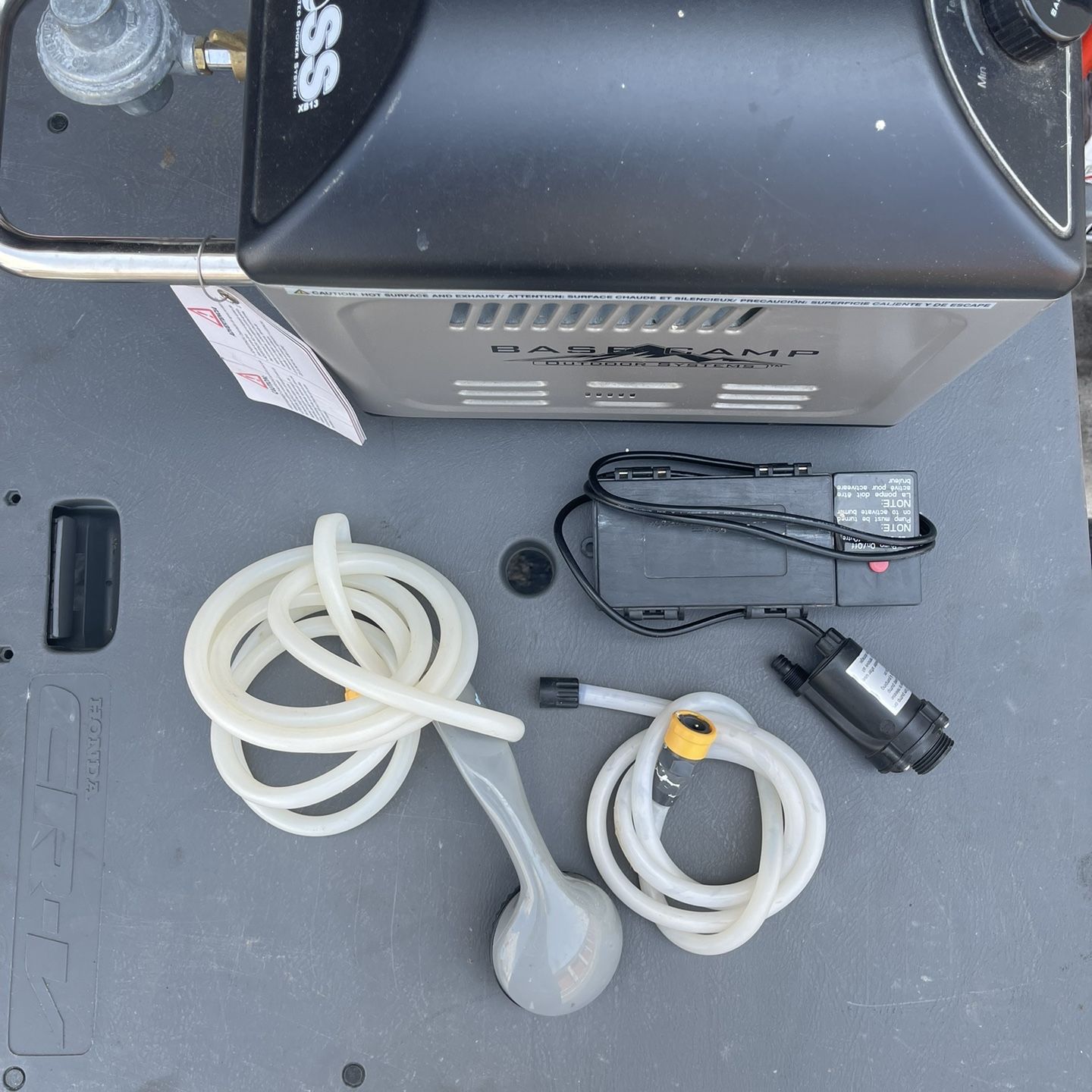 Mr. Heater F235300 BOSS-XB13 Basecamp Battery Operated Shower System for  Sale in Orange, CA - OfferUp