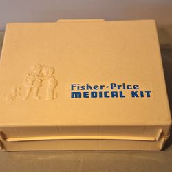1977 Fisher-Price Toy Medical Kit-READ DESCRIPTION 