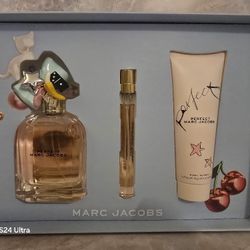 MARK JACOBS PERFECT 3 PIECE GIFT SET