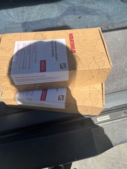Yakima mighty mounts new in box  x03590