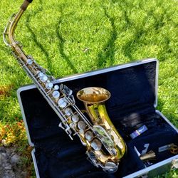 Selmer Bundy, Saxophone With It's Case,
