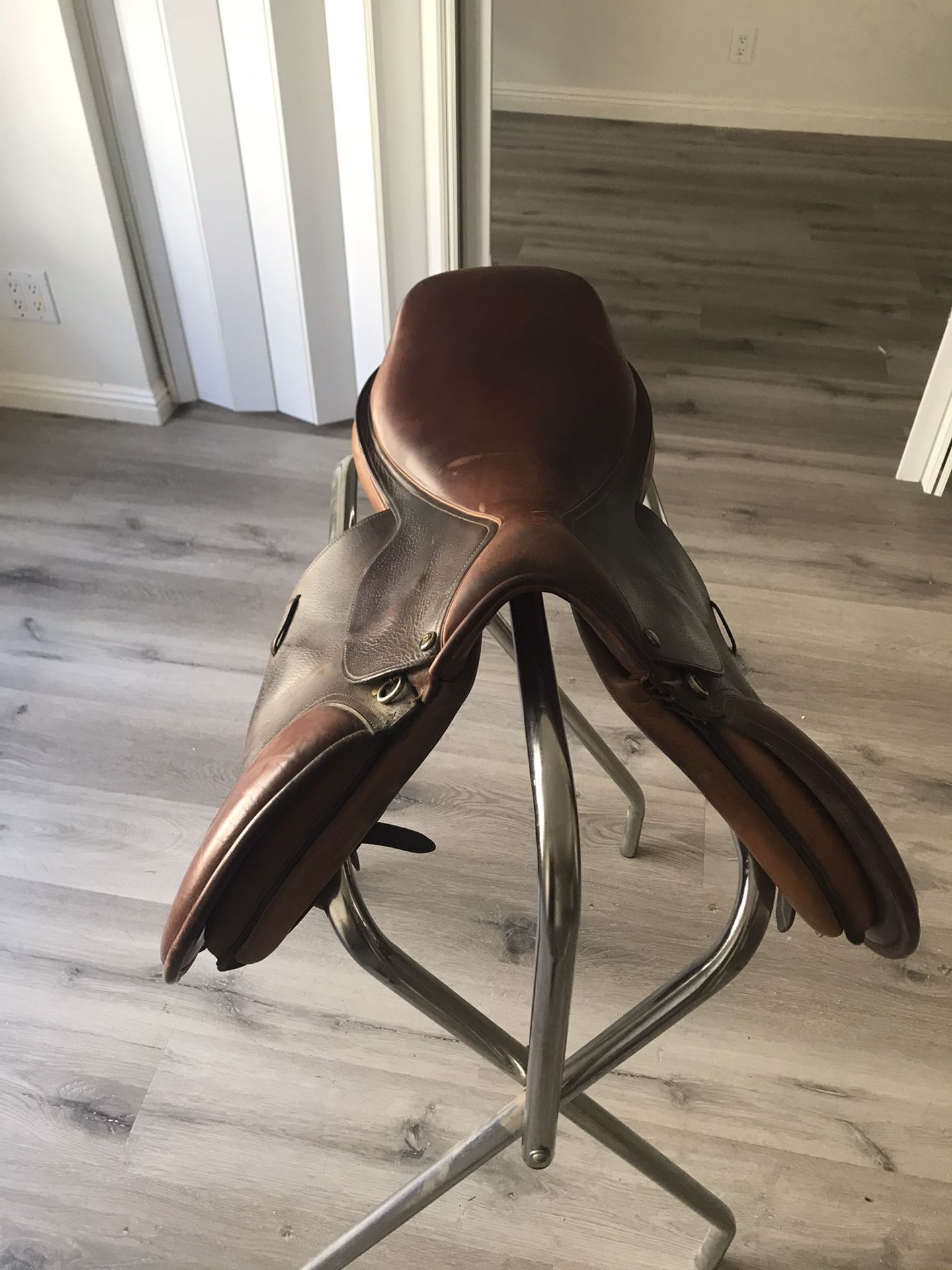 QV horse saddle with saddle cover
