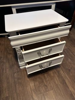 Solid Wood Nightstand with 3 Drawers