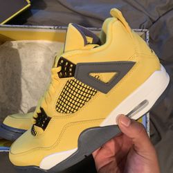 Jordan 4 Lightning 