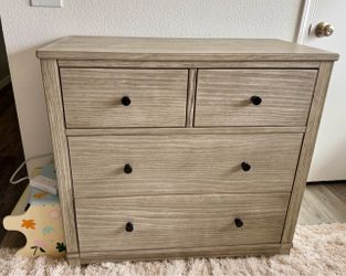 4 drawer dresser and changing table